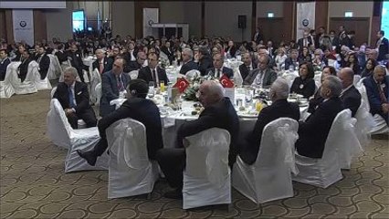 Davutoğlu: "Vize Muafiyeti Yasaları Bloke Edilmesin, Tartışmalar Başka Eksene Kaydırılmasın"
