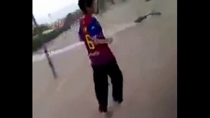 Aa Gaya Akal Thikane.   WhatsApp Funny Accident Video