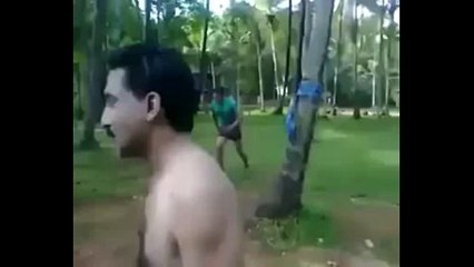 Dhikhao Pe Mat Jao, Apni Akal Lagao   whatsapp funny accident video