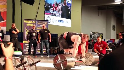 Eddie Hall lifts 465 kilos and beats his previous world record