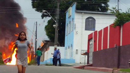 Download Video: Explosion d'un camion de gaz