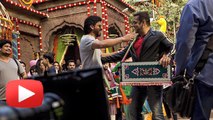 Shahrukh Khan Visits Salman Khan On The Sets Of Sultan