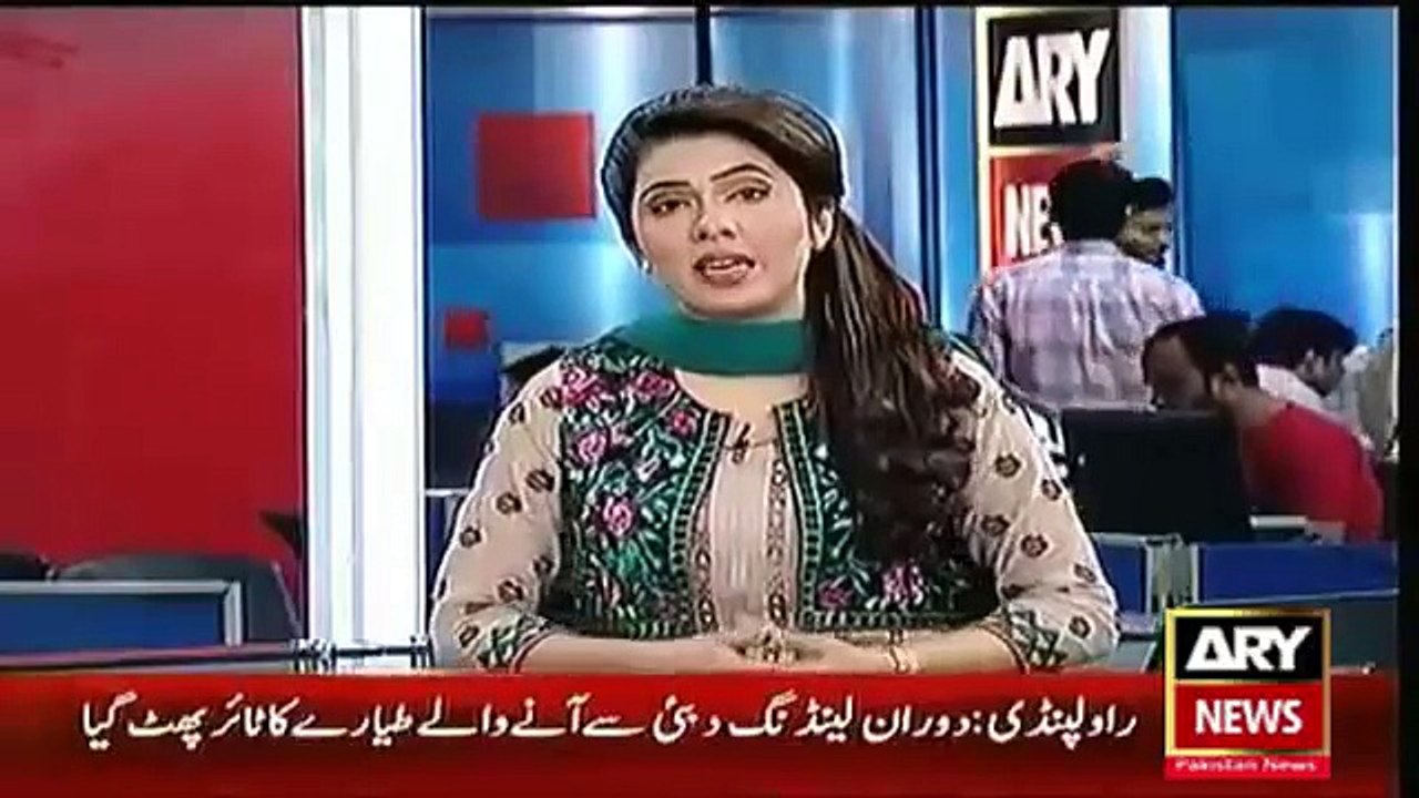 Ary News Headlines 5 March 2016 , Tire Get Crash Of PIA Passenger Aeroplan - Current Events
