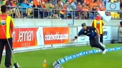 Best Acrobatic Fielding Amazing Flying Fielders Saving Boundaries.