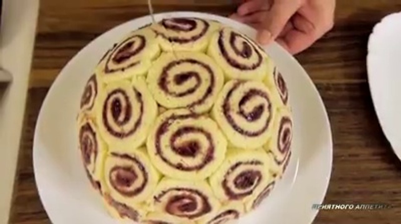 dresses cake very nice