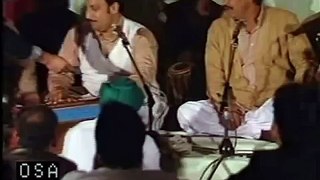 Nusrat Fateh Ali Khan Qawwal - Aj Nazran Naal Pila Saqi
