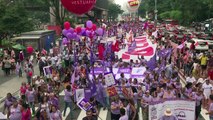 Brasileñas marchan en defensa de la mujer, Rousseff y Lula