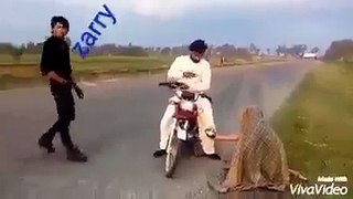 Funny pakistan boys video