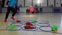 Istres : Un Morpion pendant un échauffement de handball