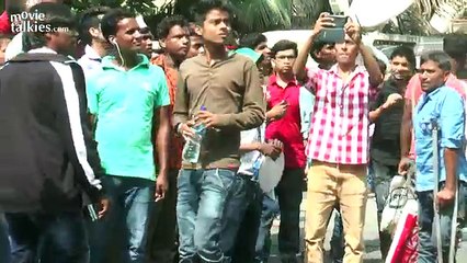 Shahrukh Khan Shooting For FAN Movie Outside Mannat 2016