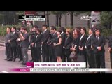 [Y-STAR] With many comedians' sorrow, Nam Chul's coffin was borne out  (원로 코미디언 고 남철, 후배들 비통함 속 발인)