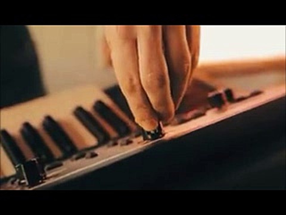 MΣ| Μύρωνας Στρατής - Νικάει το φιλί  |09.03.2016 (Official ᴴᴰvideo clip)  Greek- face