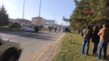 Ankara Minibüs, Trafik Lambası Direği ile Tır'a Çarptı: 2 Ölü, 1 Yaralı
