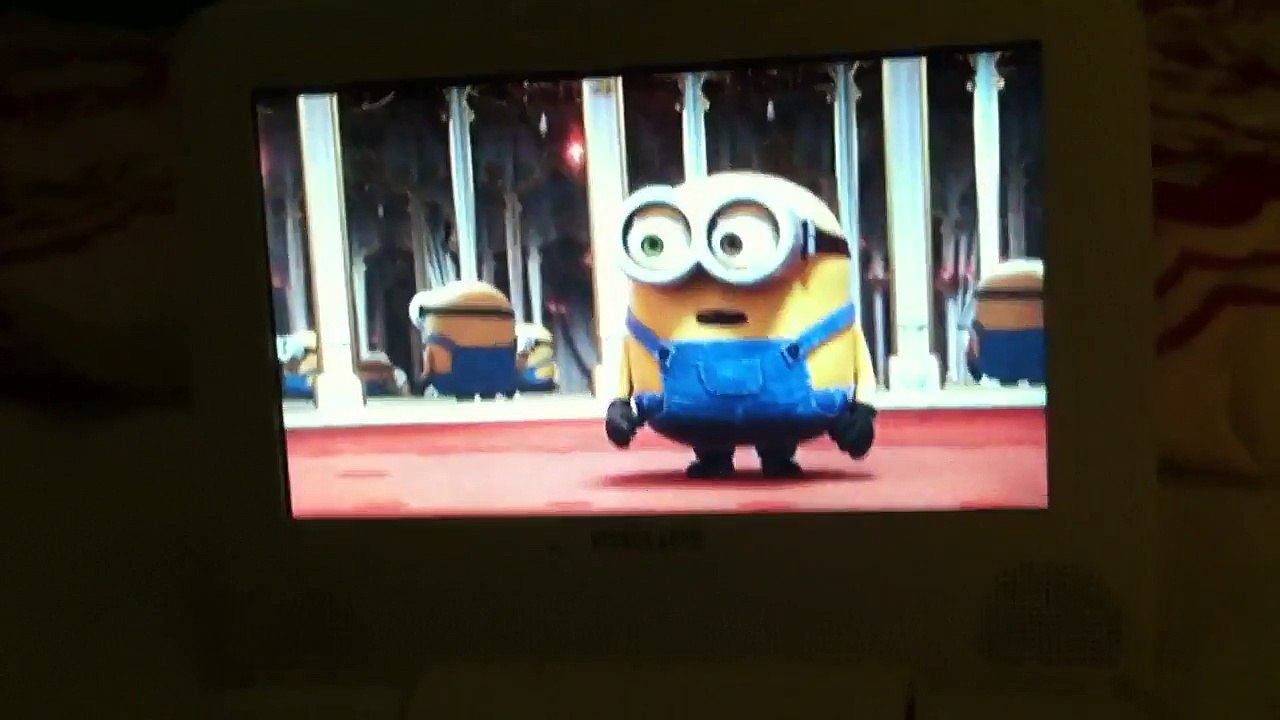 Minions-Bob & the Mirrors Scene