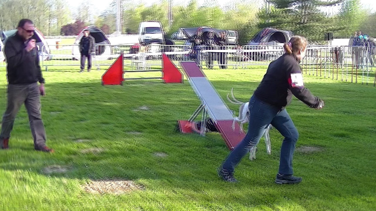 00136