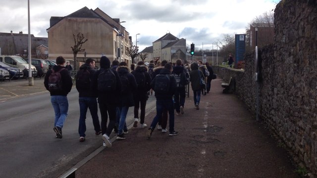 Les lycéens manifestent contre la loi travail