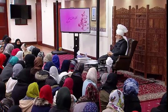 130حضرت اقدس مسیحِ موعود علیہ السلام کے اِس الہامی مصرعہ کاکیامطلب ہے؟ ’چمک دکھلاؤں تم کو اِس نشاں کی پنج بار‘‘