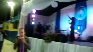 LIDIA RODRIGUES CANTANDO NO PRIMEIRO ADORAI EM MARILANDIA,SUCESSO DO SEU 1CD MUSICA RELOGIO DE DEUS