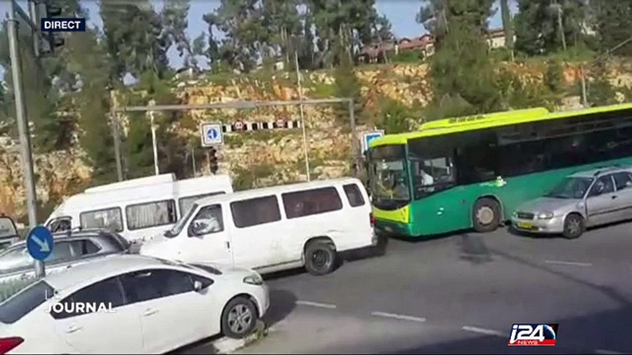 Retour sur l'attentat à l'arme automatique à Jé...