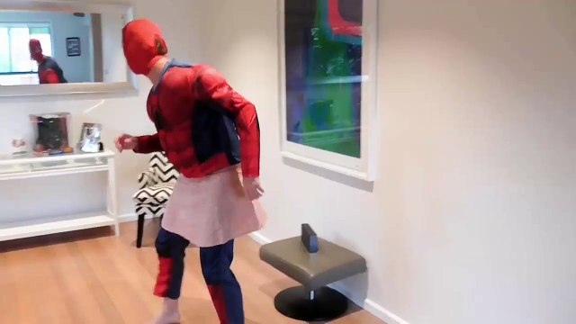 Реальная жизнь Человека-паука ┃Веселый танец супергероя