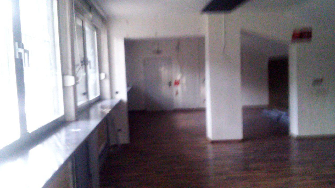 Im Lupa bisje schnuße/und in einen Rostwurststand geguggt