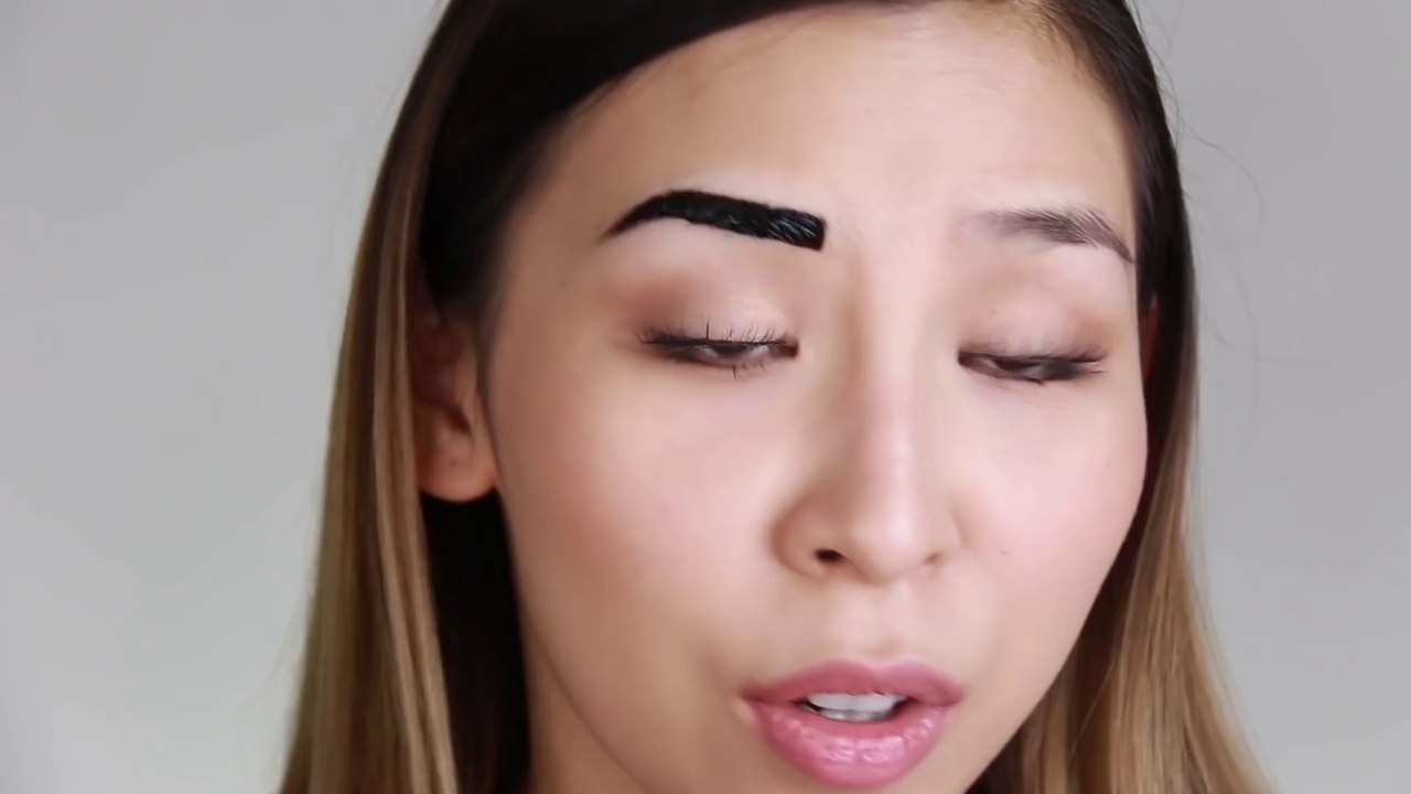 Peel Off Lip & Eyebrow Tattoo - Super Magic Lip Tattoo