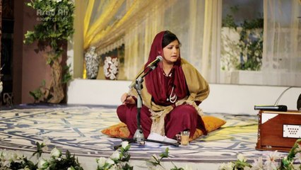 Madine Ki Galiyon Main - Naat E Paak - Hina Nasrullah