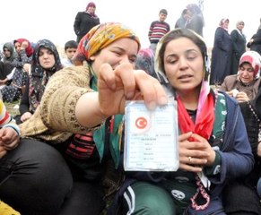 Roket Saldırısında Ölen Kadın ve Çocuk Gözyaşlarıyla Toprağa Verildi