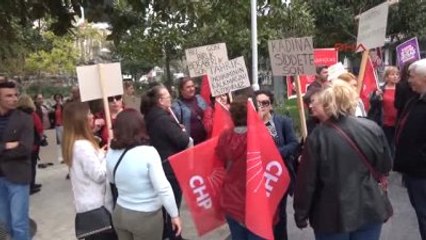 Manisa'da CHP'li Kadınlardan Özgecan Yasası İçin Oturma Eylemi