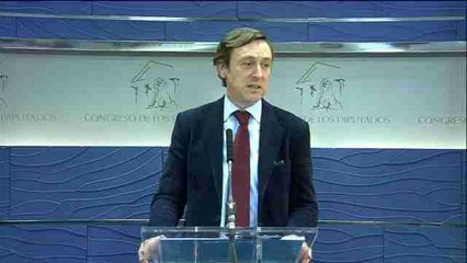 Hernando: "No estamos por el  "menage a trois" sino por relaciones más estables y duraderas"