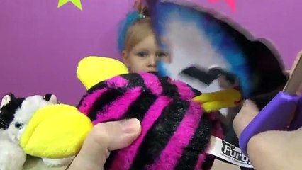 Новый Ферби и мягкая игрушка кошка Алисы New Furby and toy cat for Alise