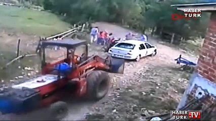 Kavgaya Kepçeyle Dalan Adam