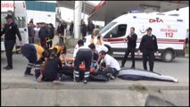 Sakarya Fabrikaya Giden İşçilerin Bulunduğu Otomobil Tır'a Çarptı: 2 Ölü, 1 Yaralı