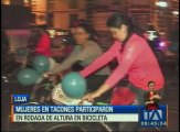 Mujeres en tacones participaron en rodada de altura para incentivar el uso de la bicicleta