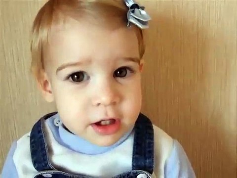 Девочка распевается