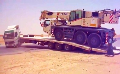 Loading a Crane Onto a Flatbed Truck Goes Wrong!