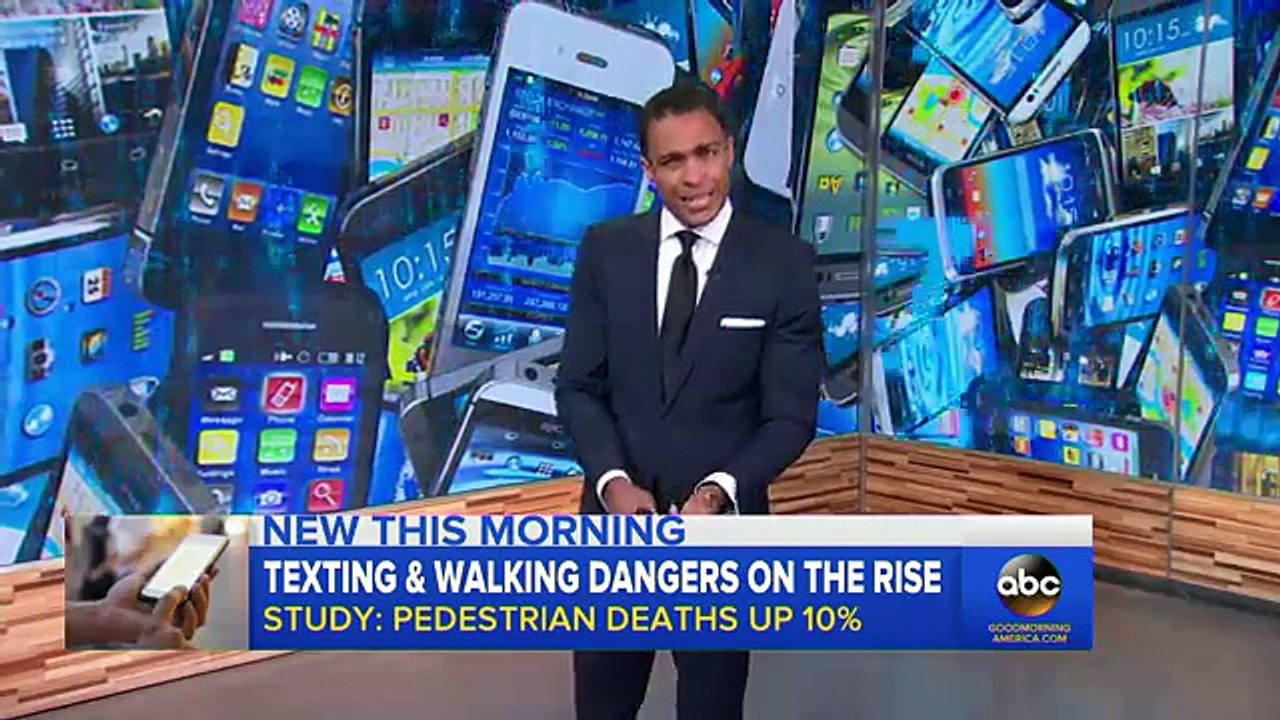 Dangers of Texting and Walking on the Rise - New Study