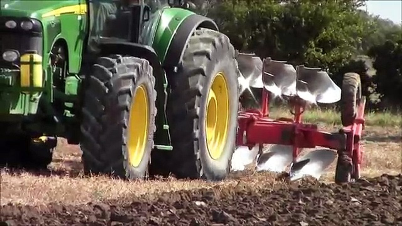 2 John Deeres tandem ploughing, 2014.wvm