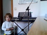 Luca canta Blues con menos de 2 años. Baby sings deep Blues