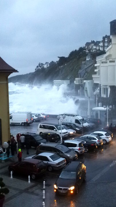Granville: tempête  à la marée d'équinoxe