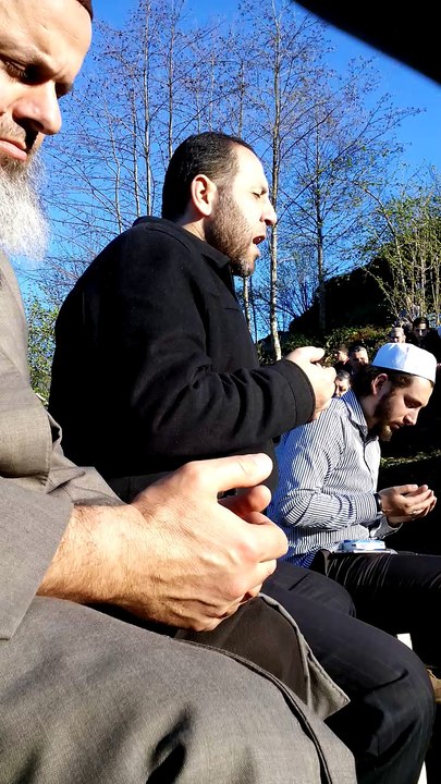 Üstadımız merhum Ahmed Yaşar efendinin mezarı başında dua, mekanını cennet eylesin rabbim