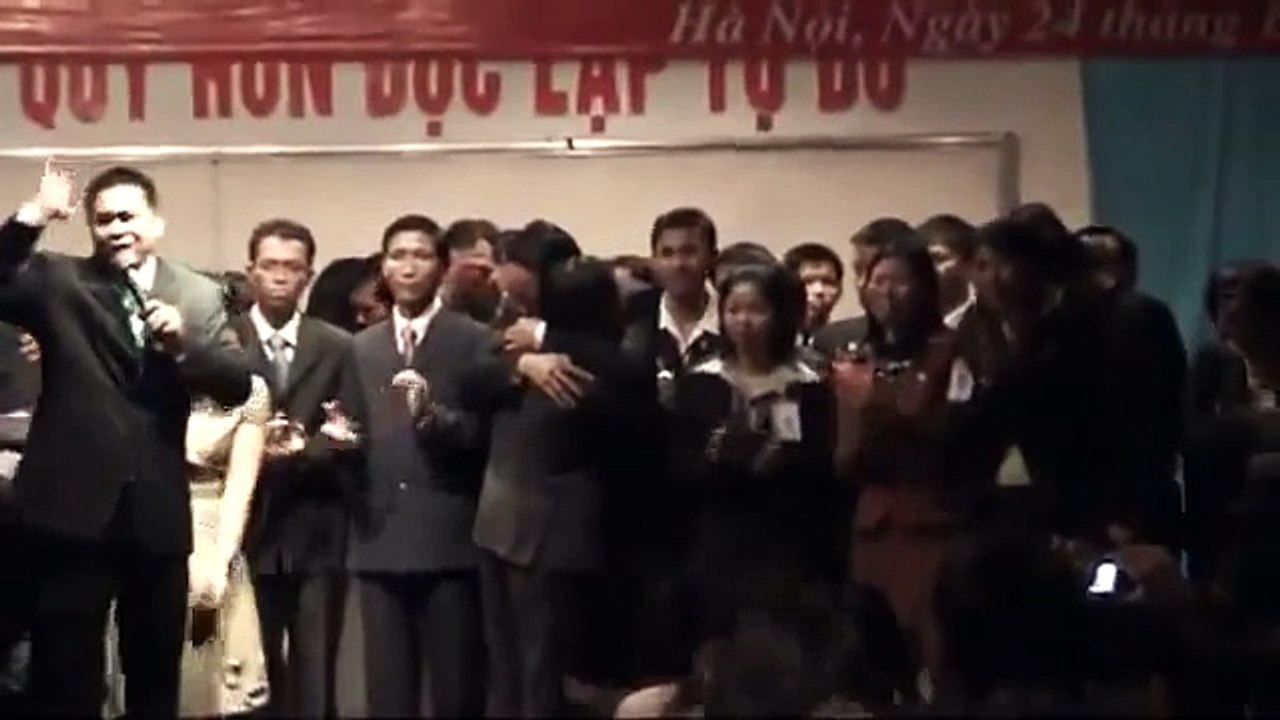 Những trò lố bịch của Thiên Ngọc Minh Uy_ Khóc lóc + ngất xỉu + gào thét