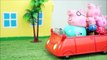 Peppa Pig e George Comprando um Carro Novo para Família Pig! Em Português Brinquedos Kid