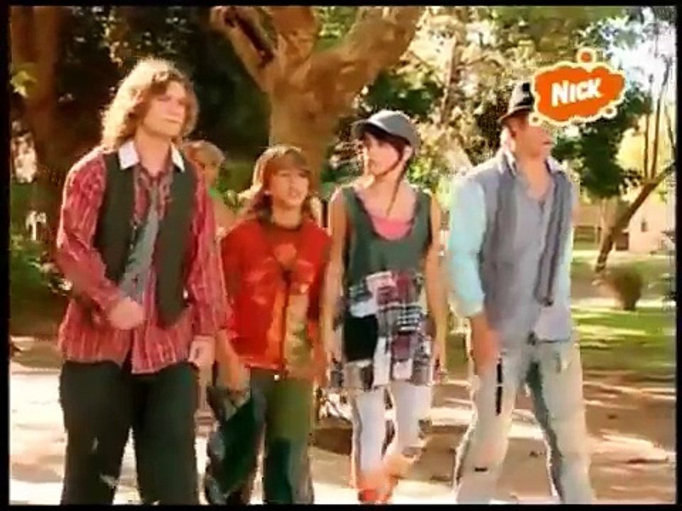 Lali Espósito como Mar 8 Casi Angeles.