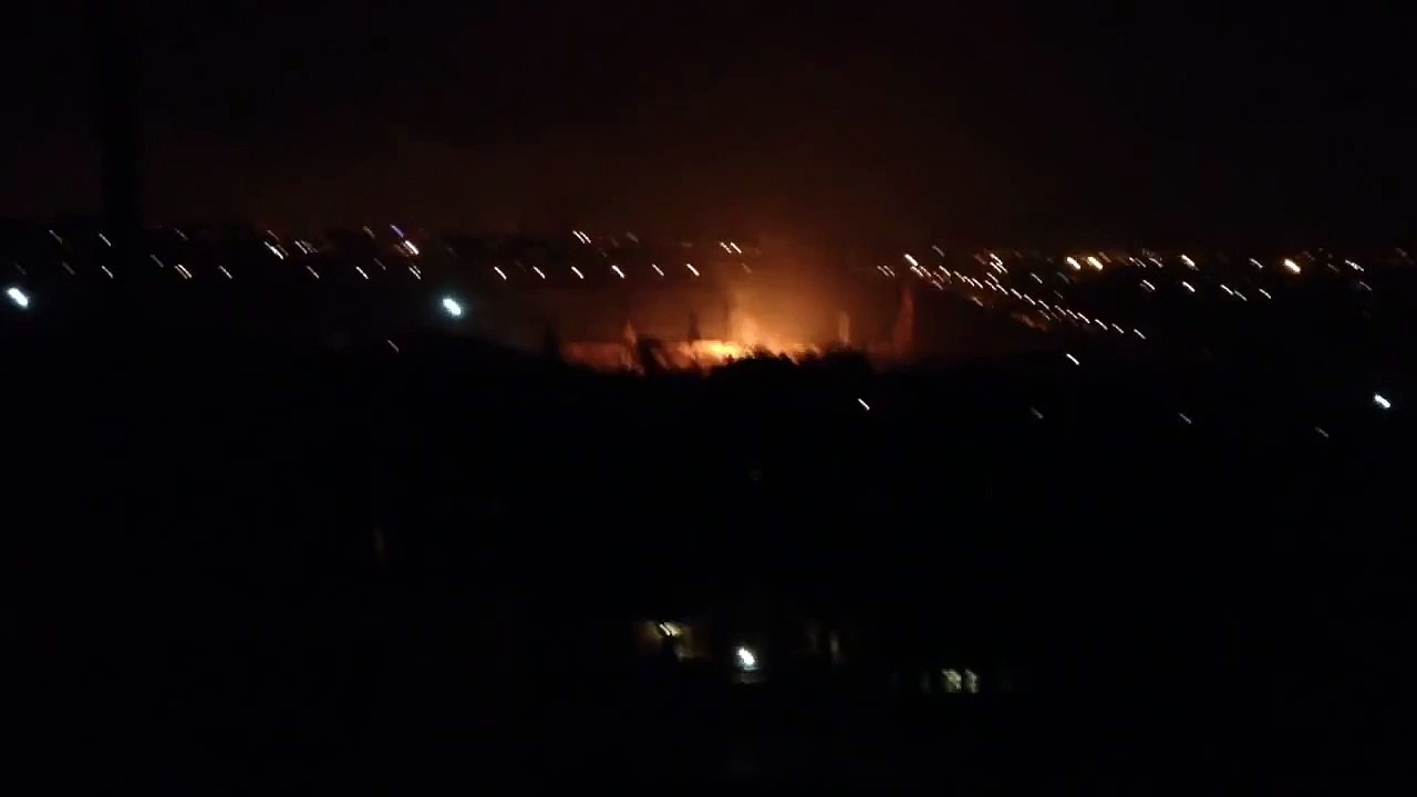 Донецк, горит завод ЛКУ 01/02/15