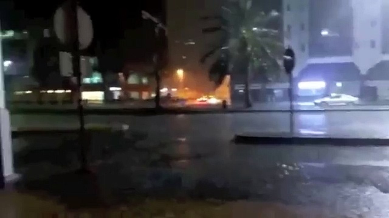 Rain lashes UAE