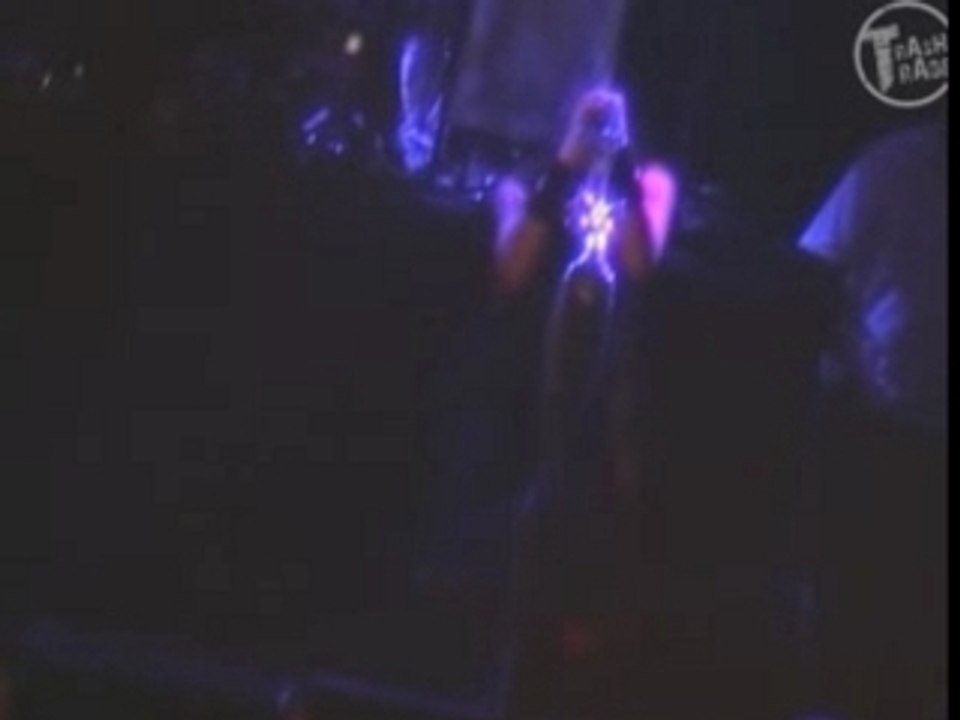 KoRn - Throw Me Away (Live @t Grenoble 05-06-2007)