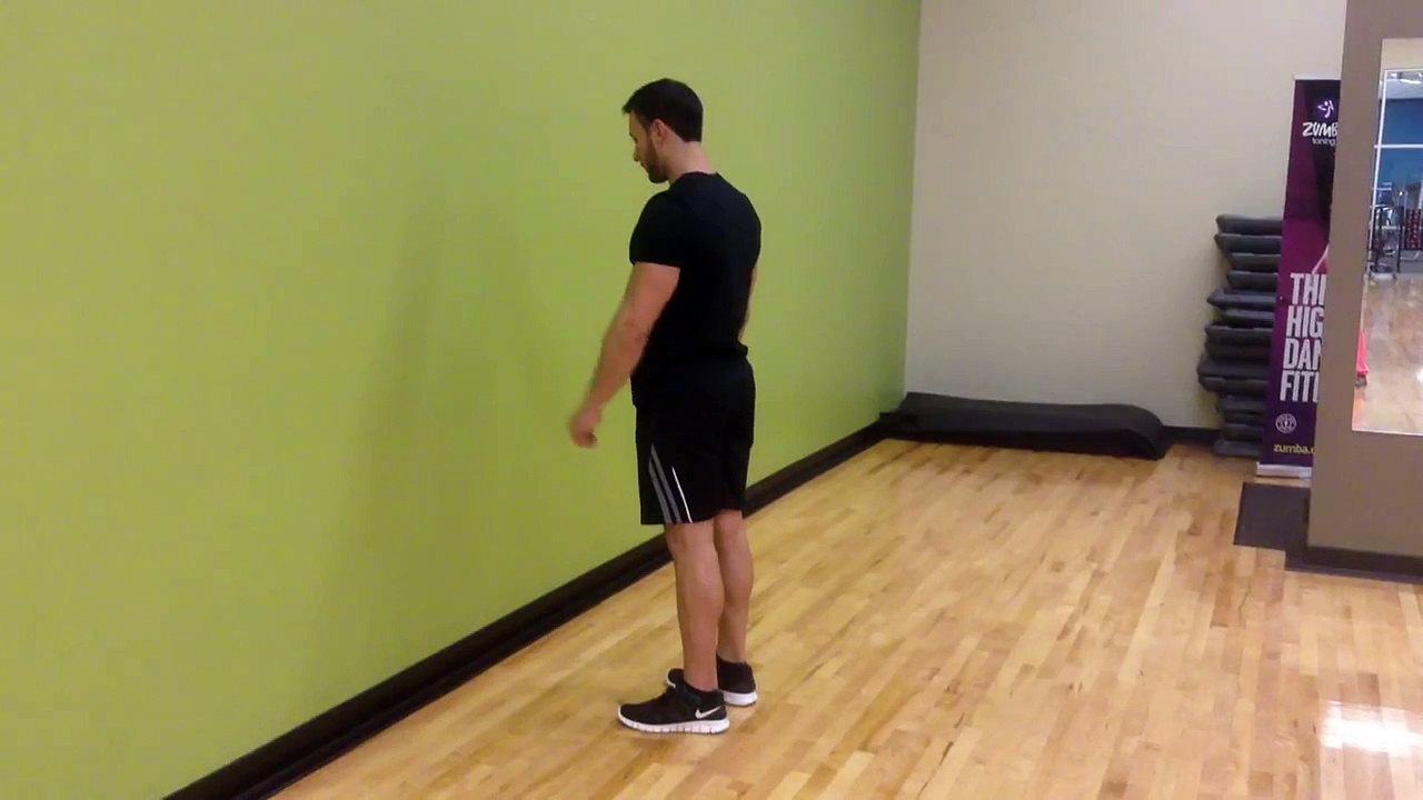 Calf Stretch Hands Against Wall - Thể Hình Channel