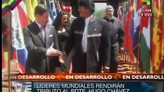 Ahmedinejad Chavez'in cenaze töreni için Karakas'ta(Ardından Bolivya Cumhurbaşkanı Evo Morales)