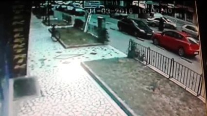 Konya'da Kapkaç Anı Güvenlik Kamerasına Yansıdı